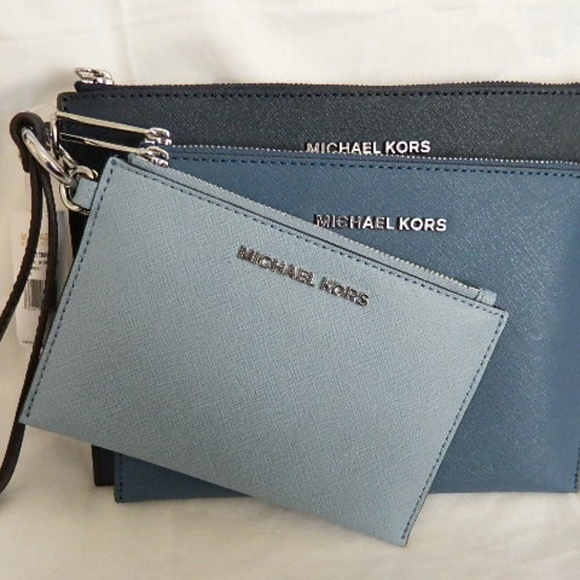 michael kors sale wristlet